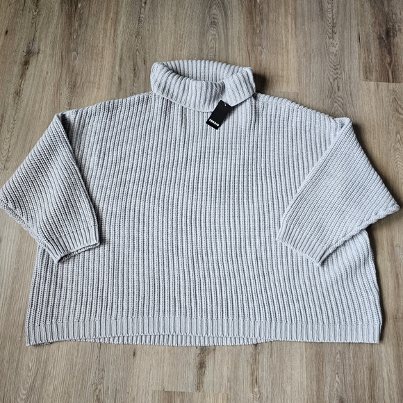 NWT Torrid Light Gray Drop Shoulder Turtleneck Sweater - Picture 3 of 9